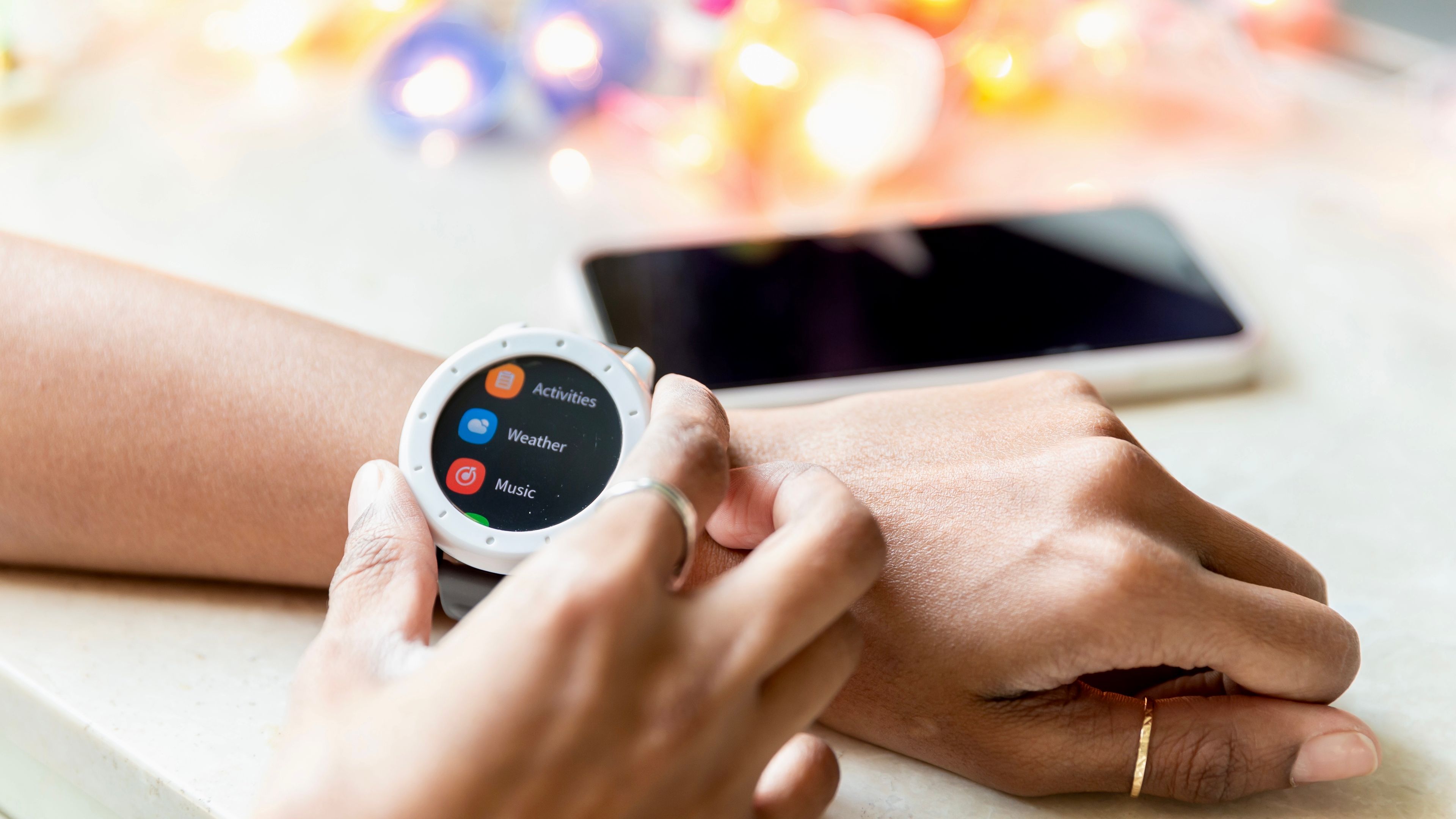 Using technology, smart watch for everyday life and productivity